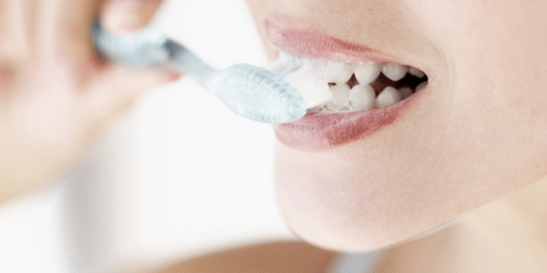 Czy im wyższy współczynnik ścieralności RDA posiada pasta, tym efektywniej czyści zęby?