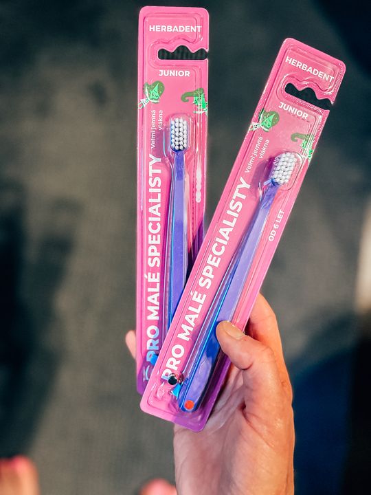 HERBADENT JUNIOR Very Soft Ekologiczna szczoteczka do zębów dla dzieci