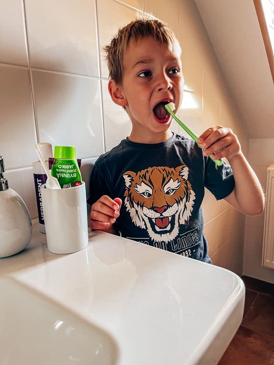 HERBADENT JUNIOR Very Soft Ekologiczna szczoteczka do zębów dla dzieci
