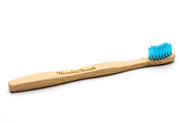 Humble Brush Ultra Soft bambusowa szczoteczka do zębów dla dzieci niebieska