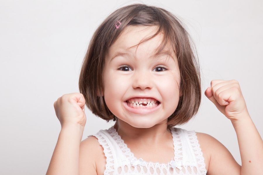 Próchnica zębów u dzieci. Jak jej zapobiegać? 