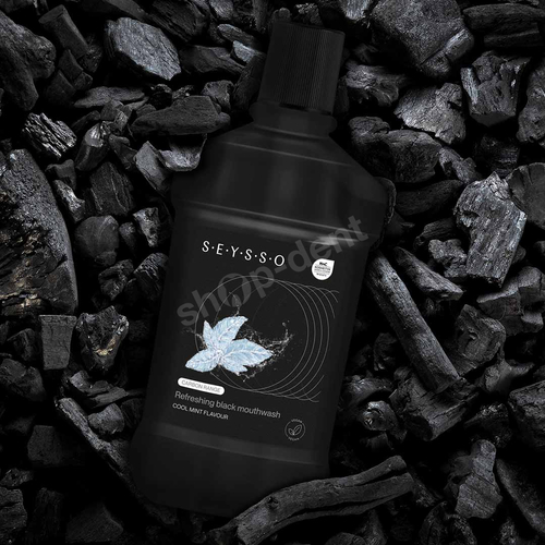 SEYSSO Carbon Black Odświeżający płyn do płukania jamy ustnej z węglem aktywnym 500 ml