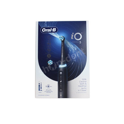 Oral-B iO 5 Black szczoteczka elektryczna magnetyczna z etui podróżnym w kolorze czarnym